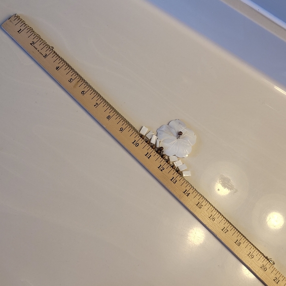 Vacation Vibes Floral Beachy Necklace Bundle: AVON, PAPARAZZI, etc. - Picture 12 of 16